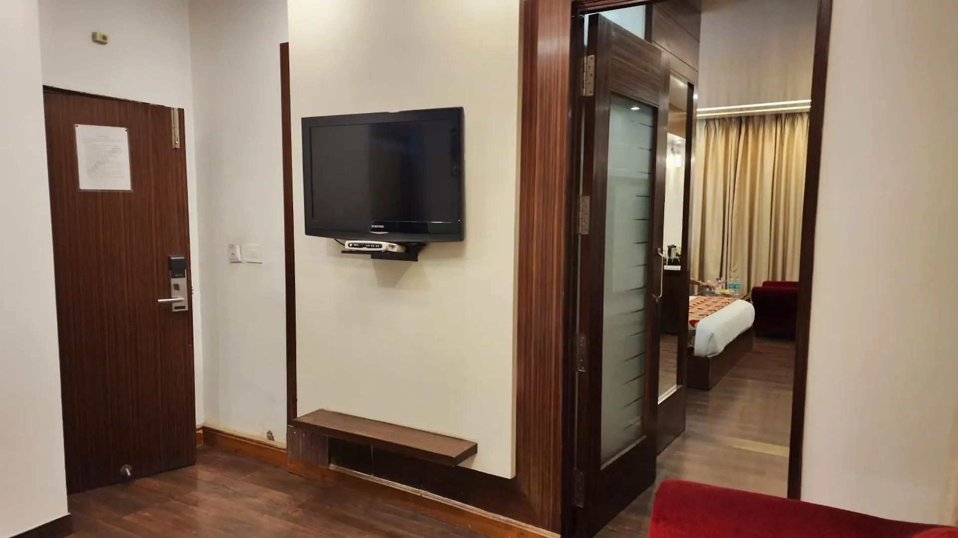 Hotel Surya Σίμλα 3*,