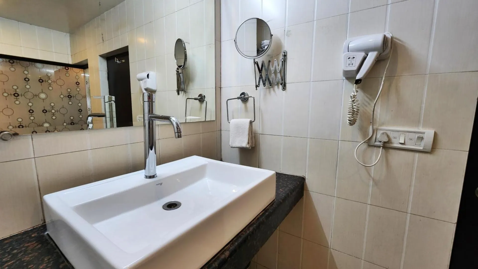 ***  Hotel Surya Σίμλα Ινδία