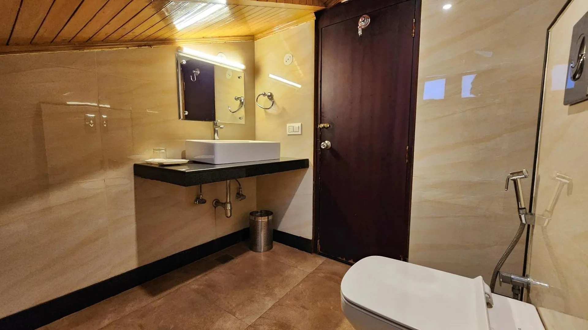 Hotel Surya Σίμλα