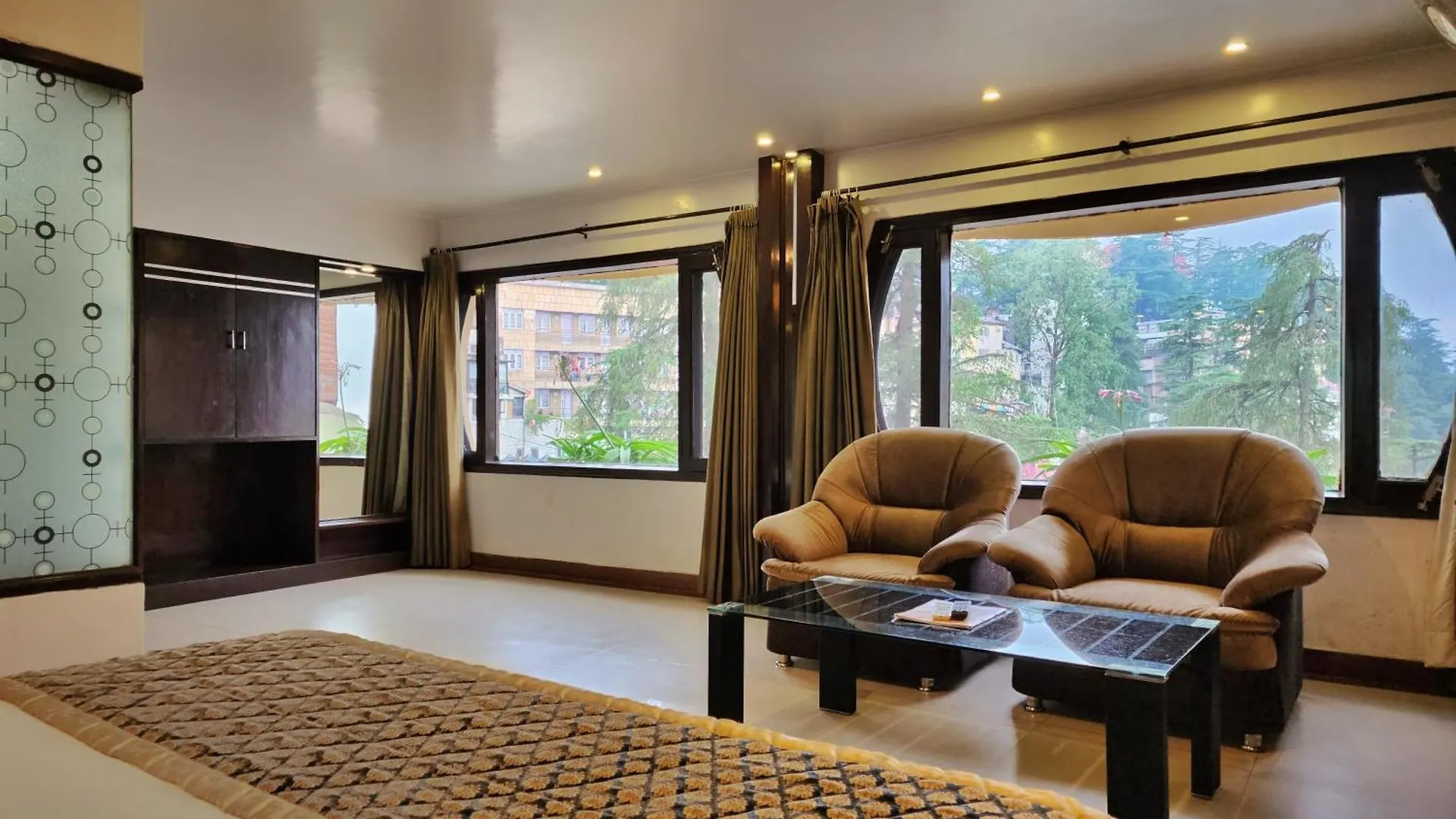 Hotel Surya Shimla 3*,