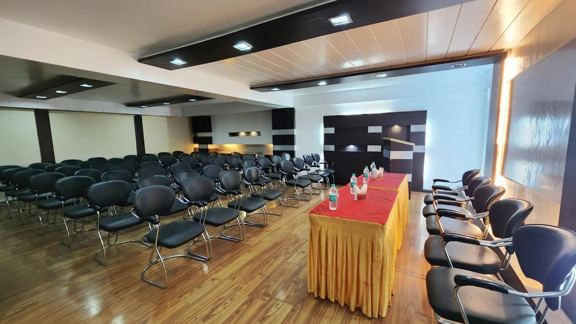 Hotel Surya Shimla 3*,